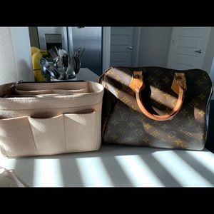 Speedy 25 vintage piece includes organizer